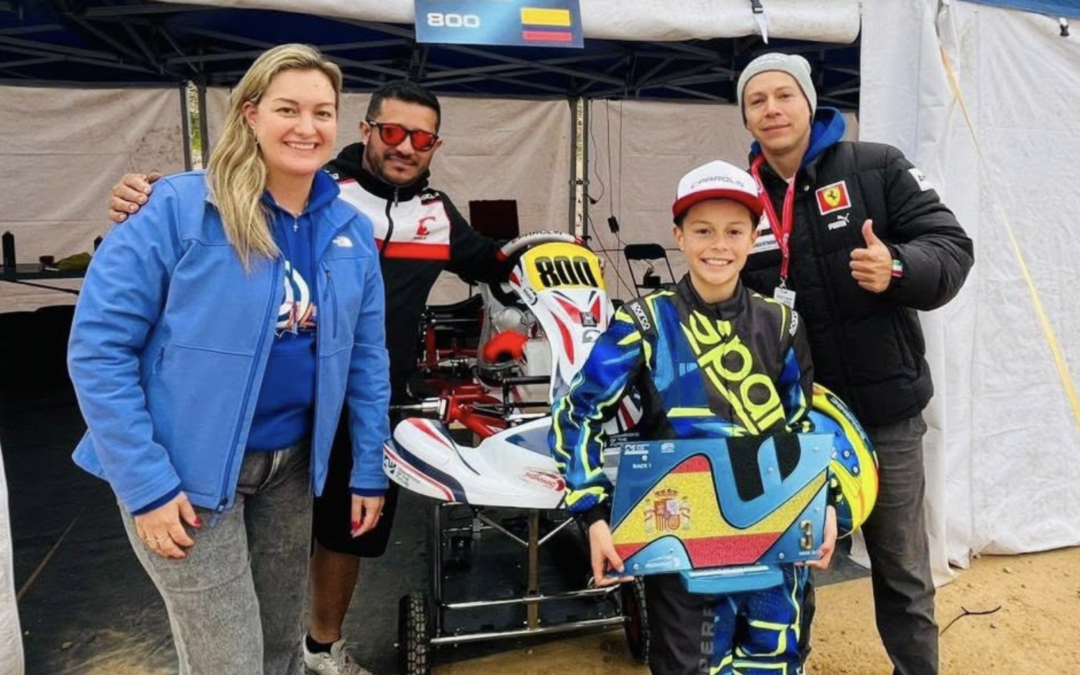 Dominic Vera subió al podio de campeones