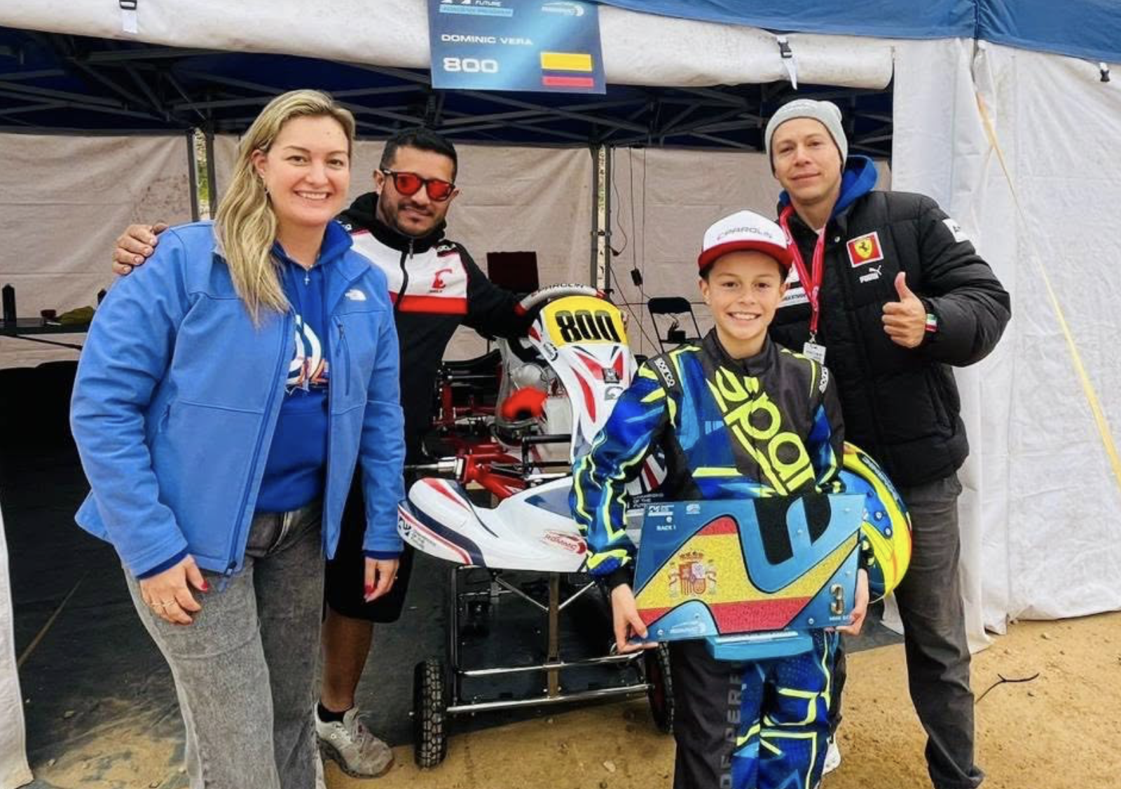 Dominic Vera subió al podio de campeones
